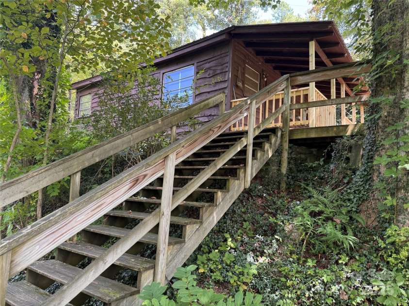 84 Pelohi Cove Road, Bryson City, NC 28713.  MLS# CAR4295902, YatesRealty ID 1523. 