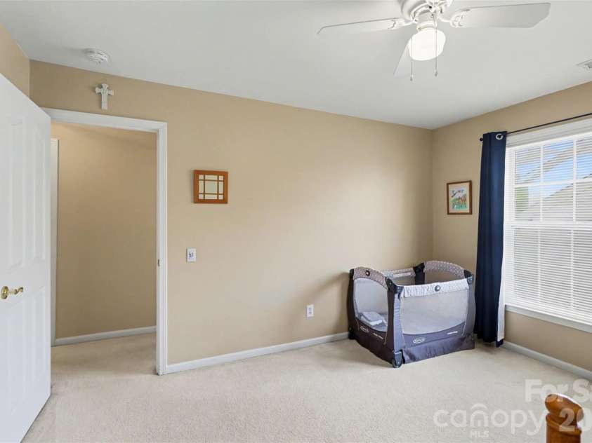 7924 Fairmeadows Drive, Charlotte, NC 28269.  MLS# CAR4305161, YatesRealty ID 15230. 5th Bdrm