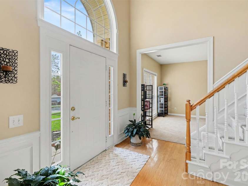 7924 Fairmeadows Drive, Charlotte, NC 28269.  MLS# CAR4305161, YatesRealty ID 15230. 