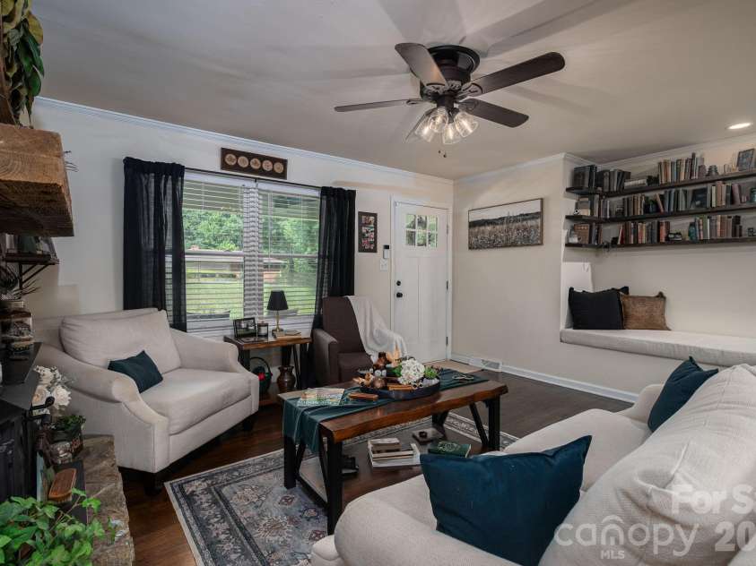1529 Home Trail, Lincolnton, NC 28092.  MLS# CAR4372193, YatesRealty ID 15231. 