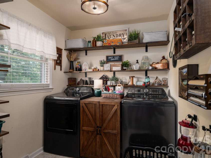 1529 Home Trail, Lincolnton, NC 28092.  MLS# CAR4372193, YatesRealty ID 15231. 