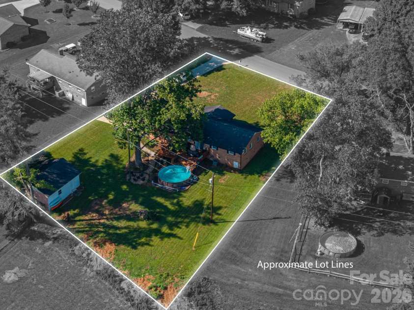 1529 Home Trail, Lincolnton, NC 28092.  MLS# CAR4372193, YatesRealty ID 15231. 