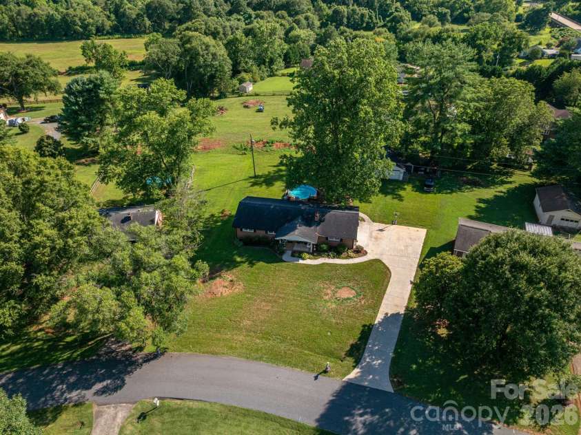 1529 Home Trail, Lincolnton, NC 28092.  MLS# CAR4372193, YatesRealty ID 15231. 