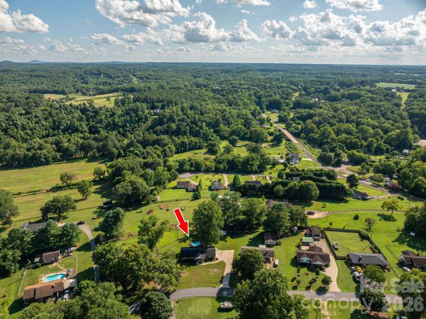 1529 Home Trail, Lincolnton, NC 28092.  MLS# CAR4372193, YatesRealty ID 15231. 