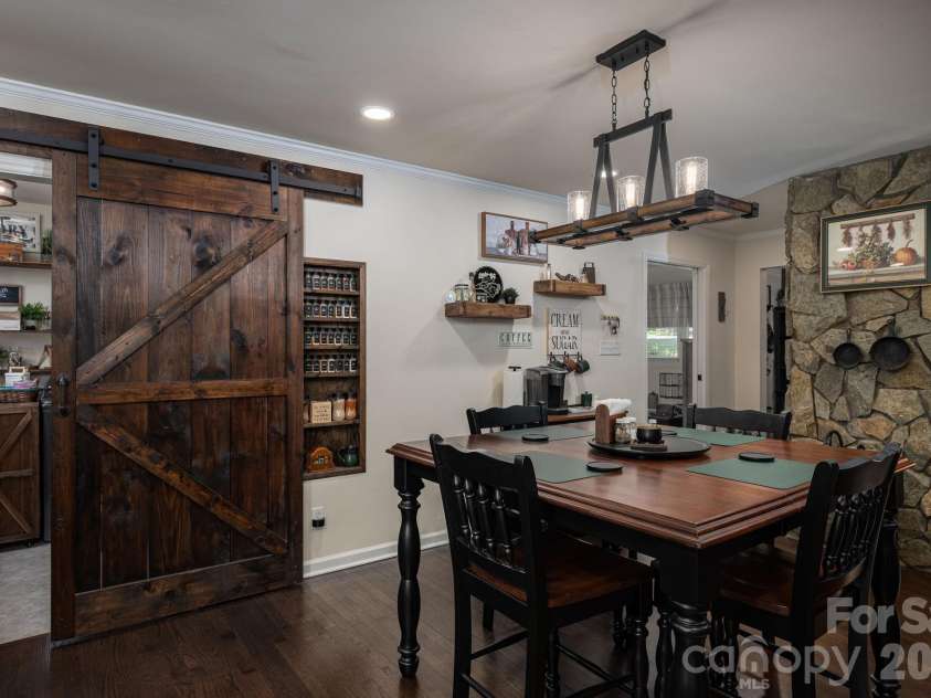 1529 Home Trail, Lincolnton, NC 28092.  MLS# CAR4372193, YatesRealty ID 15231. Dining area in kitchen.