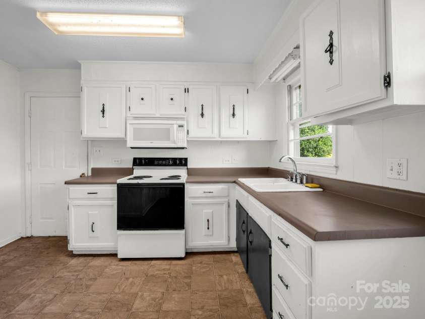 1314 Ellenboro Henrietta Road, Ellenboro, NC 28040.  MLS# CAR4254606, YatesRealty ID 15233. 