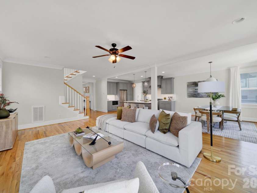 532 Melbourne Court, Charlotte, NC 28209.  MLS# CAR4370815, YatesRealty ID 15233. 