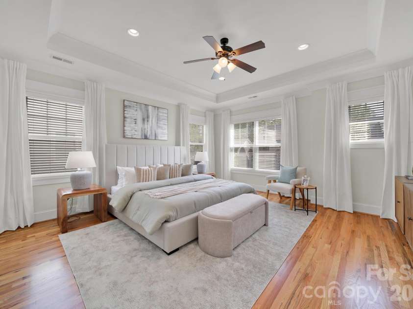 532 Melbourne Court, Charlotte, NC 28209.  MLS# CAR4370815, YatesRealty ID 15233. 