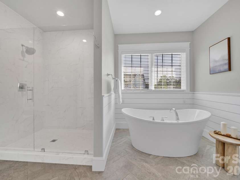 532 Melbourne Court, Charlotte, NC 28209.  MLS# CAR4370815, YatesRealty ID 15233. 