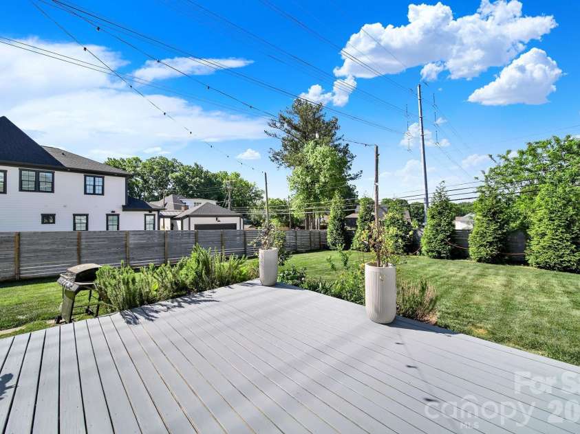 532 Melbourne Court, Charlotte, NC 28209.  MLS# CAR4370815, YatesRealty ID 15233. 