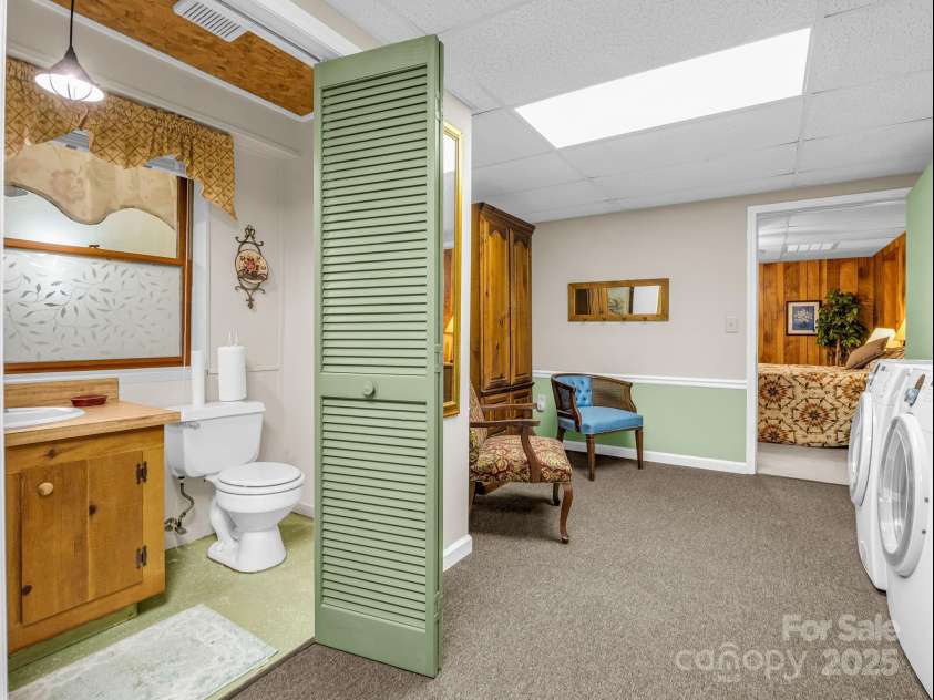 526 Shannons Walk, Lake Lure, NC 28746.  MLS# CAR4300431, YatesRealty ID 15235. Half Bathroom basement