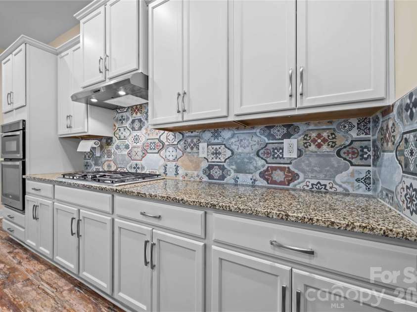7017 Hyde Park Drive, Indian Trail, NC 28079.  MLS# CAR4369830, YatesRealty ID 15235. Plenty of counterspace!