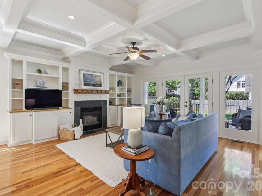 2216 Springdale Avenue, Charlotte, NC 28203.  MLS# CAR4367616, YatesRealty ID 15236. 