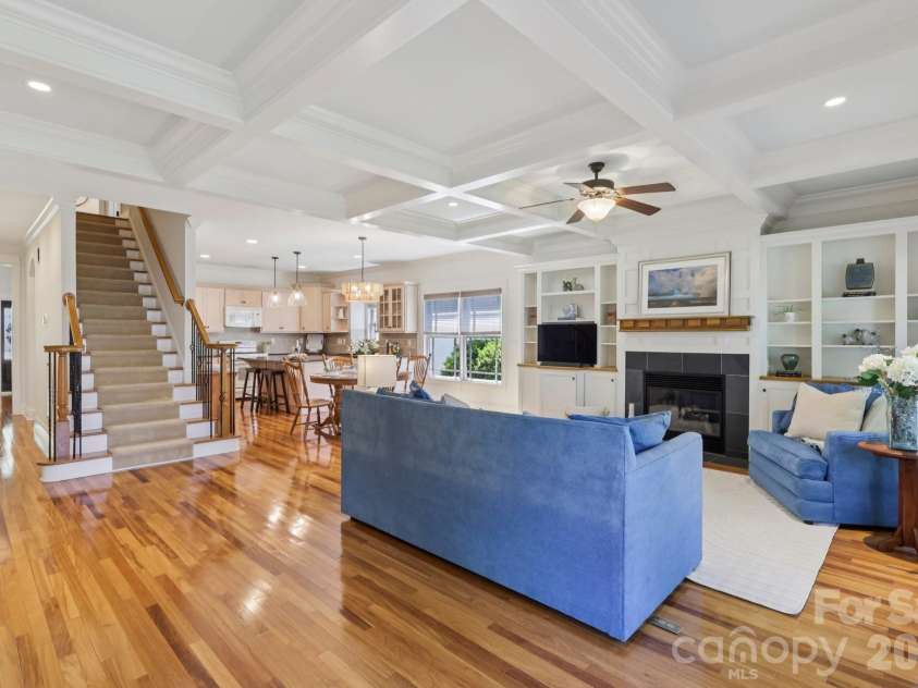 2216 Springdale Avenue, Charlotte, NC 28203.  MLS# CAR4367616, YatesRealty ID 15236. 