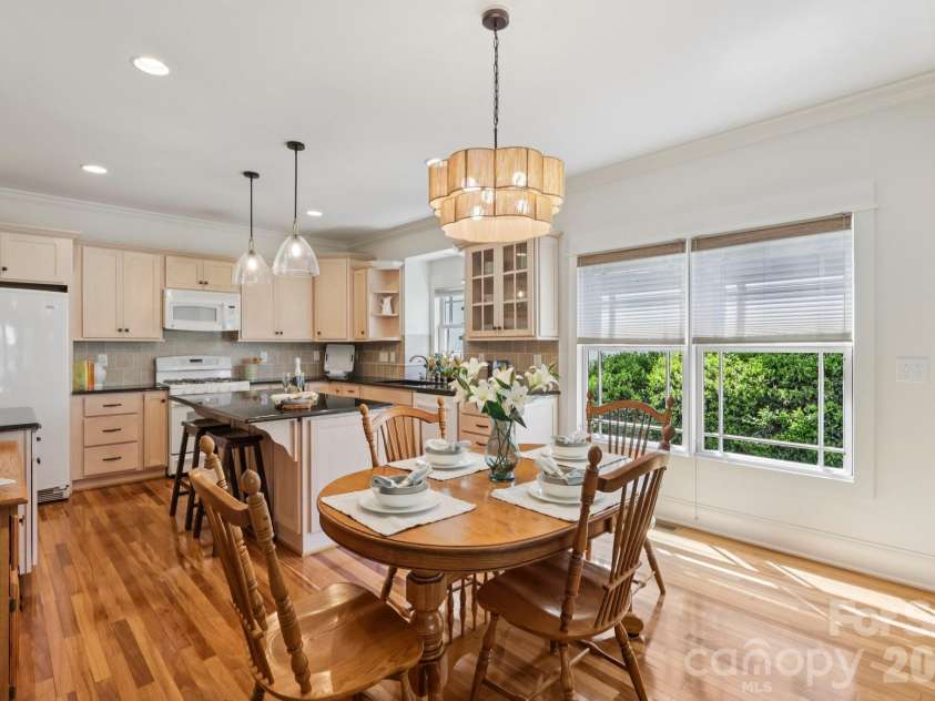 2216 Springdale Avenue, Charlotte, NC 28203.  MLS# CAR4367616, YatesRealty ID 15236. 