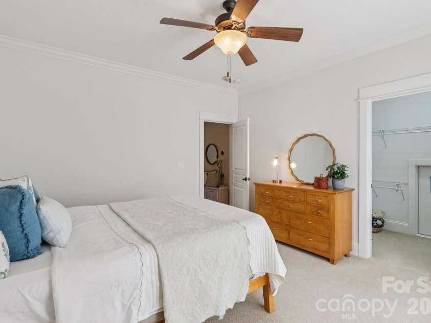 2216 Springdale Avenue, Charlotte, NC 28203.  MLS# CAR4367616, YatesRealty ID 15236. 