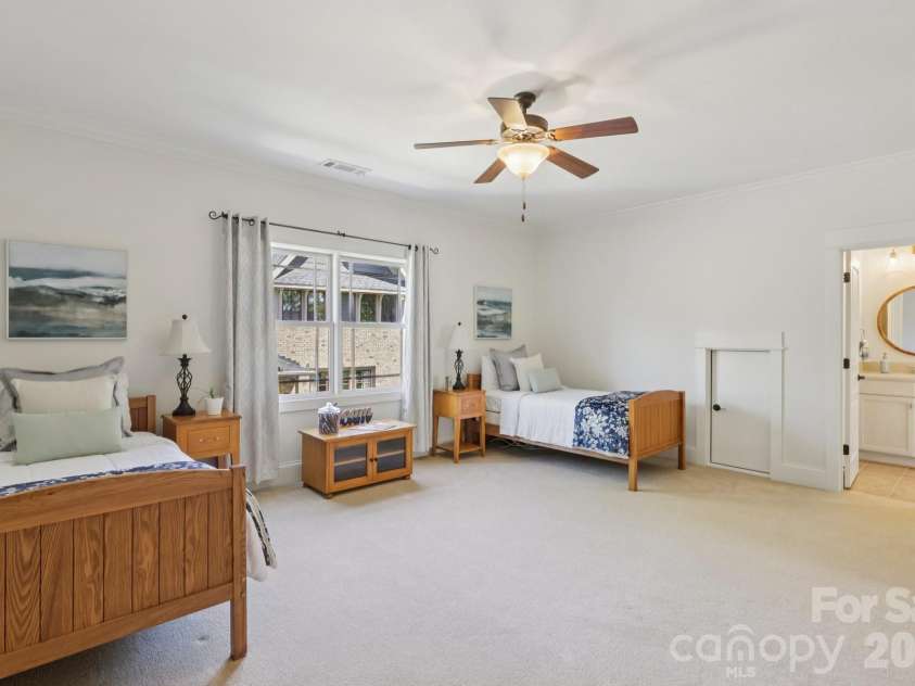2216 Springdale Avenue, Charlotte, NC 28203.  MLS# CAR4367616, YatesRealty ID 15236. 
