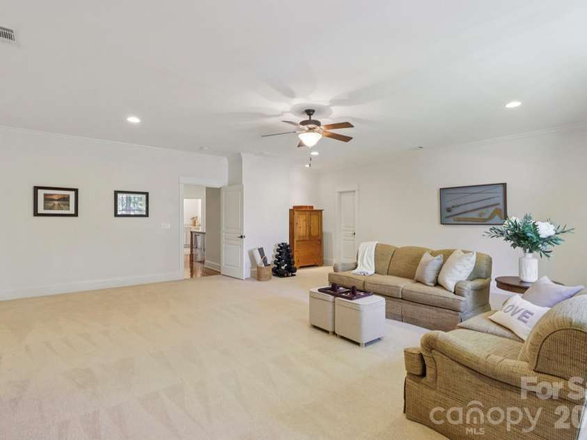2216 Springdale Avenue, Charlotte, NC 28203.  MLS# CAR4367616, YatesRealty ID 15236. 
