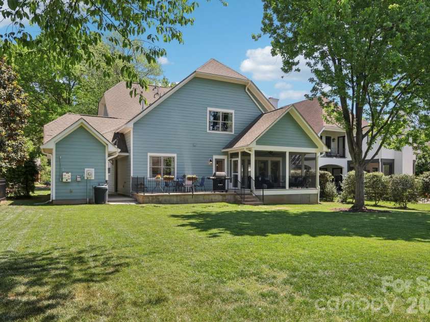 2216 Springdale Avenue, Charlotte, NC 28203.  MLS# CAR4367616, YatesRealty ID 15236. 
