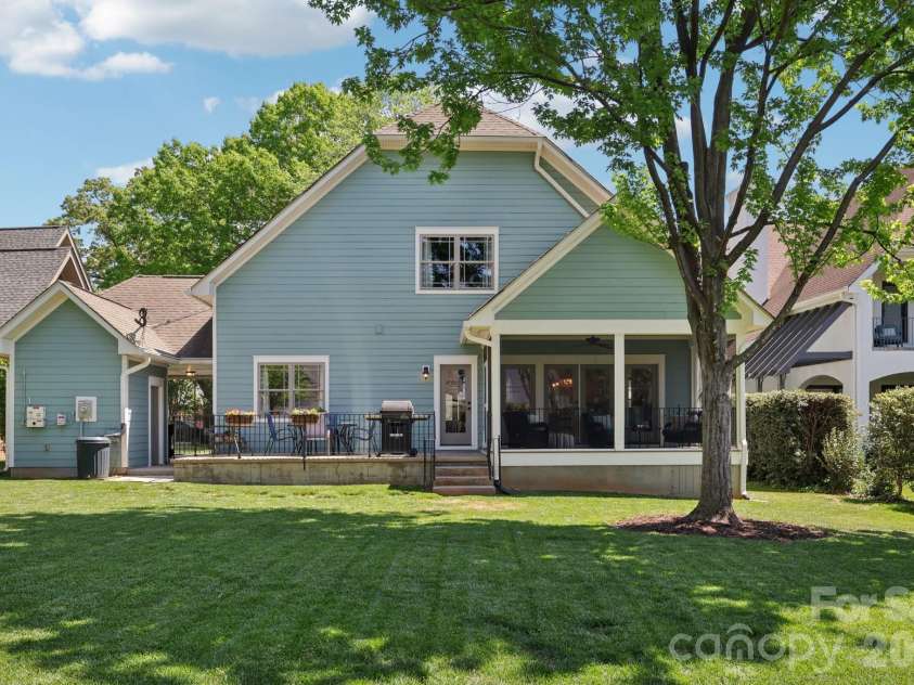 2216 Springdale Avenue, Charlotte, NC 28203.  MLS# CAR4367616, YatesRealty ID 15236. 