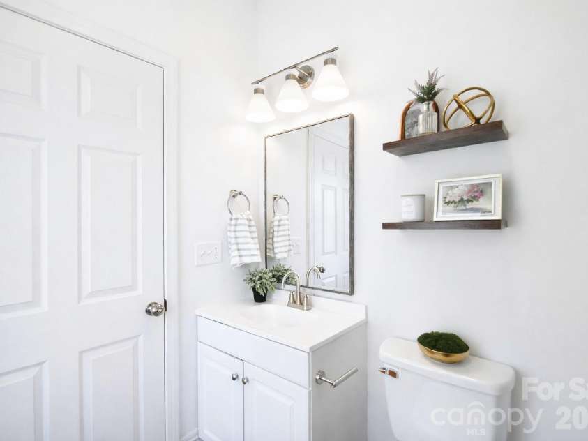 269 Misenheimer Drive, Concord, NC 28025.  MLS# CAR4359369, YatesRealty ID 15237. Full Bathroom 2