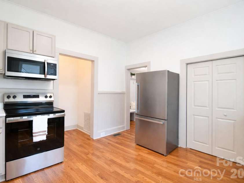 269 Misenheimer Drive, Concord, NC 28025.  MLS# CAR4359369, YatesRealty ID 15237. Thoughtfully renovated kitchen blending style and everyday functionality