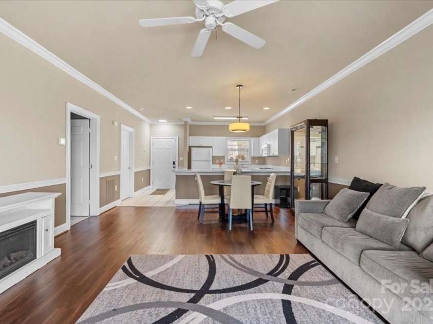 8923 Meadow Vista Road, Charlotte, NC 28213.  MLS# CAR4228042, YatesRealty ID 15237. 