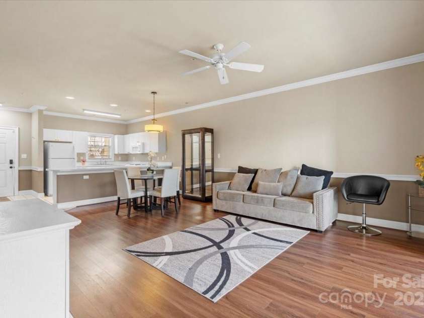 8923 Meadow Vista Road, Charlotte, NC 28213.  MLS# CAR4228042, YatesRealty ID 15237. 
