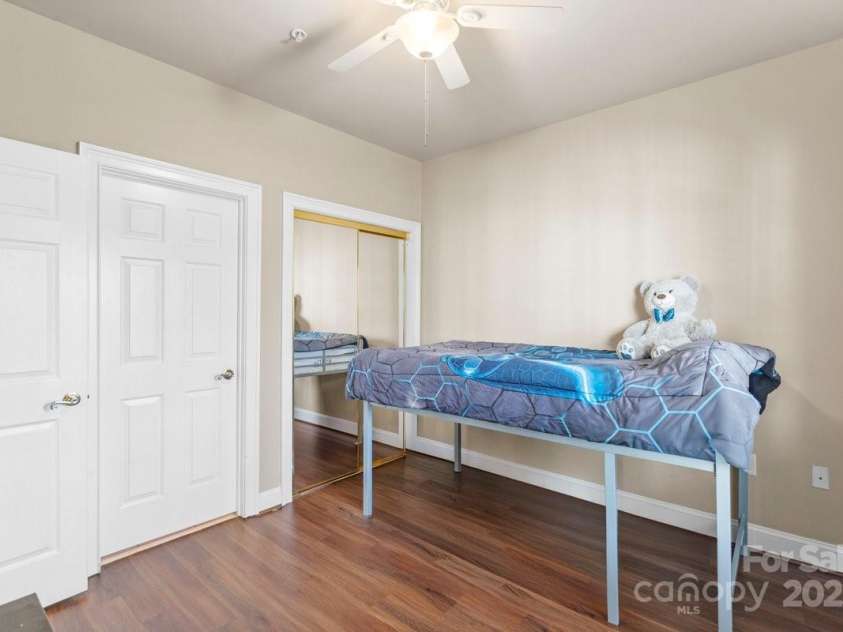 8923 Meadow Vista Road, Charlotte, NC 28213.  MLS# CAR4228042, YatesRealty ID 15237. 