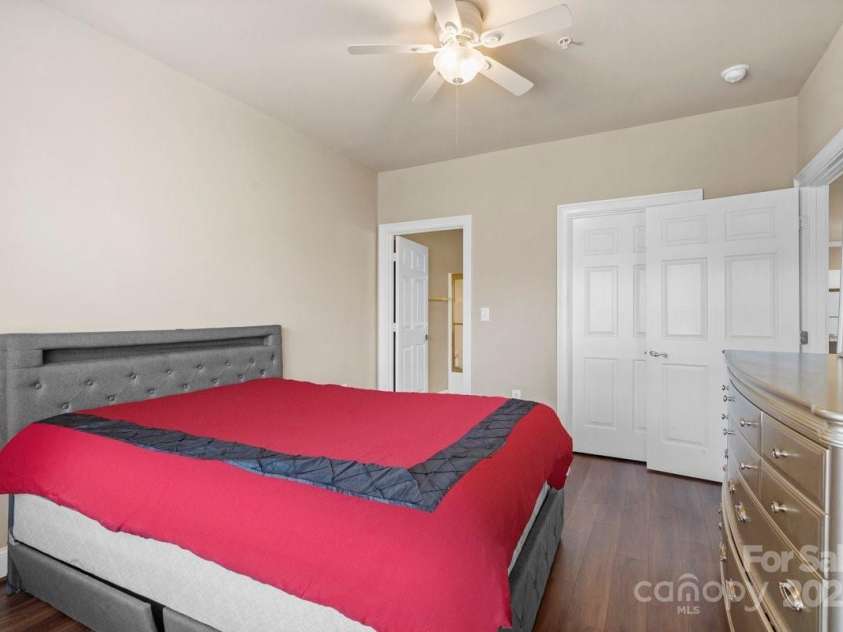 8923 Meadow Vista Road, Charlotte, NC 28213.  MLS# CAR4228042, YatesRealty ID 15237. 