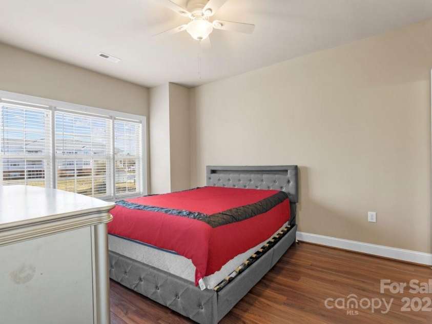 8923 Meadow Vista Road, Charlotte, NC 28213.  MLS# CAR4228042, YatesRealty ID 15237. 