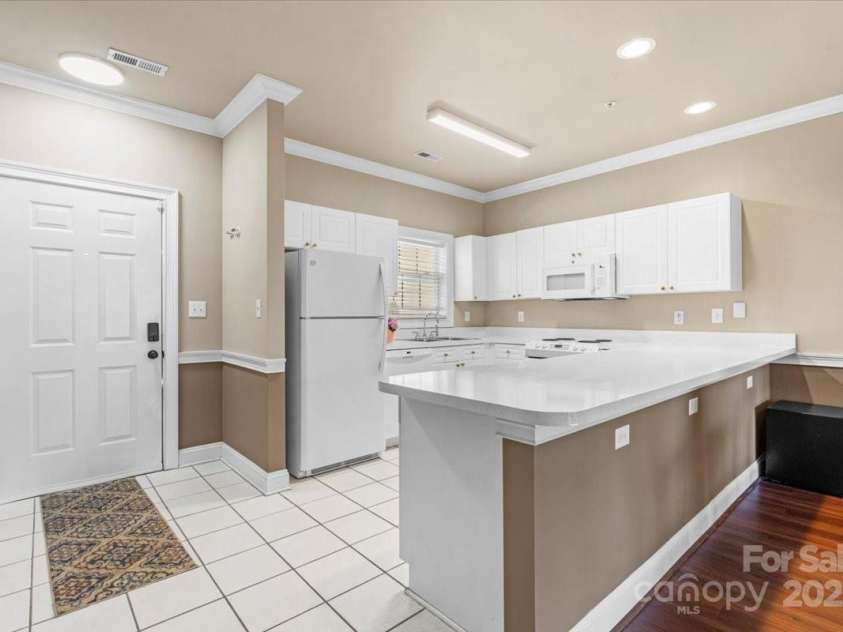 8923 Meadow Vista Road, Charlotte, NC 28213.  MLS# CAR4228042, YatesRealty ID 15237. 