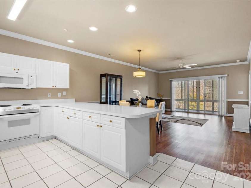 8923 Meadow Vista Road, Charlotte, NC 28213.  MLS# CAR4228042, YatesRealty ID 15237. 