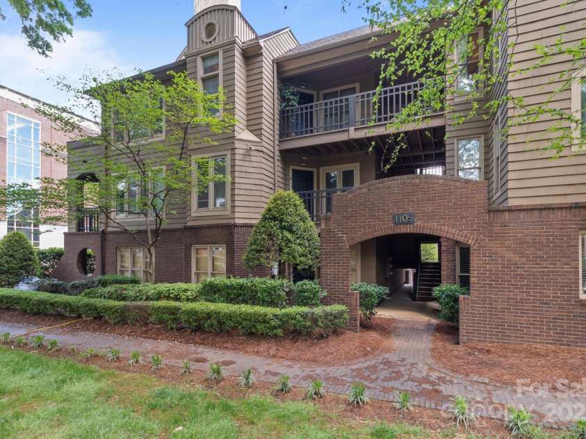 1109 Morehead Street, Charlotte, NC 28204.  MLS# CAR4244461, YatesRealty ID 15238. 
