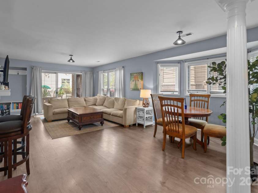 1109 Morehead Street, Charlotte, NC 28204.  MLS# CAR4244461, YatesRealty ID 15238. 