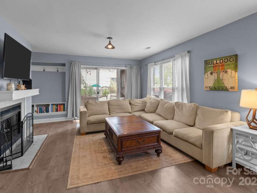 1109 Morehead Street, Charlotte, NC 28204.  MLS# CAR4244461, YatesRealty ID 15238. 