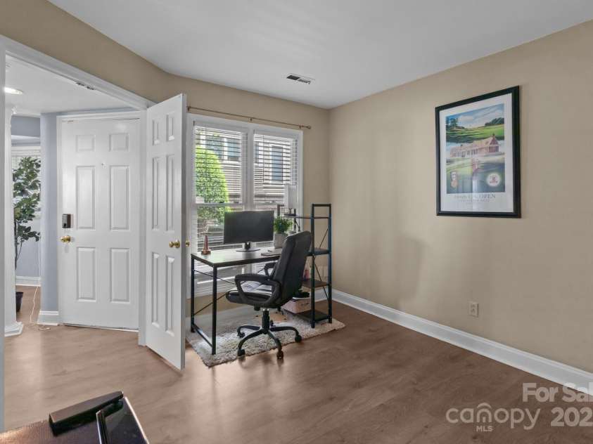 1109 Morehead Street, Charlotte, NC 28204.  MLS# CAR4244461, YatesRealty ID 15238. 