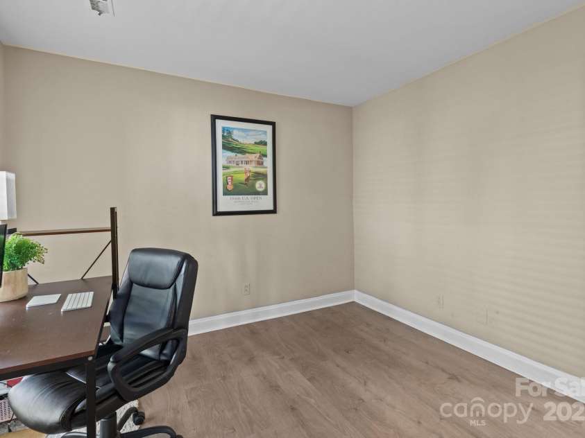 1109 Morehead Street, Charlotte, NC 28204.  MLS# CAR4244461, YatesRealty ID 15238. 