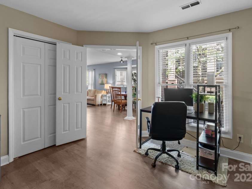 1109 Morehead Street, Charlotte, NC 28204.  MLS# CAR4244461, YatesRealty ID 15238. 