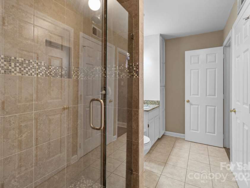 1109 Morehead Street, Charlotte, NC 28204.  MLS# CAR4244461, YatesRealty ID 15238. 