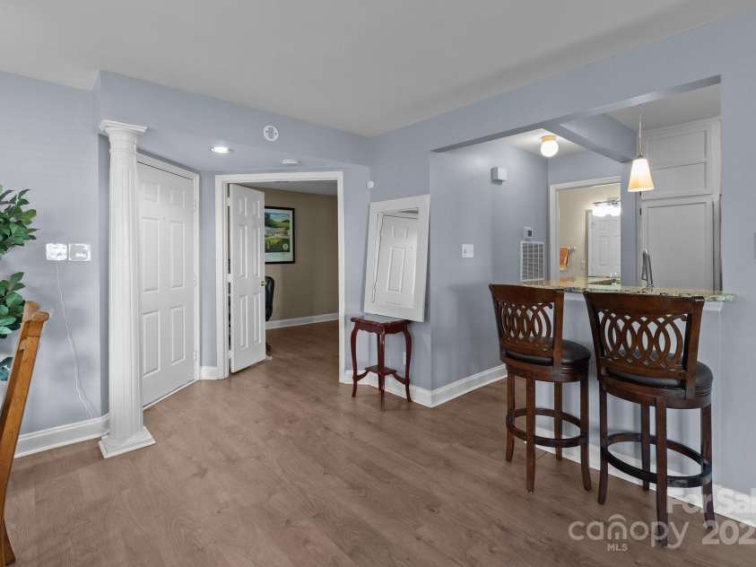 1109 Morehead Street, Charlotte, NC 28204.  MLS# CAR4244461, YatesRealty ID 15238. 