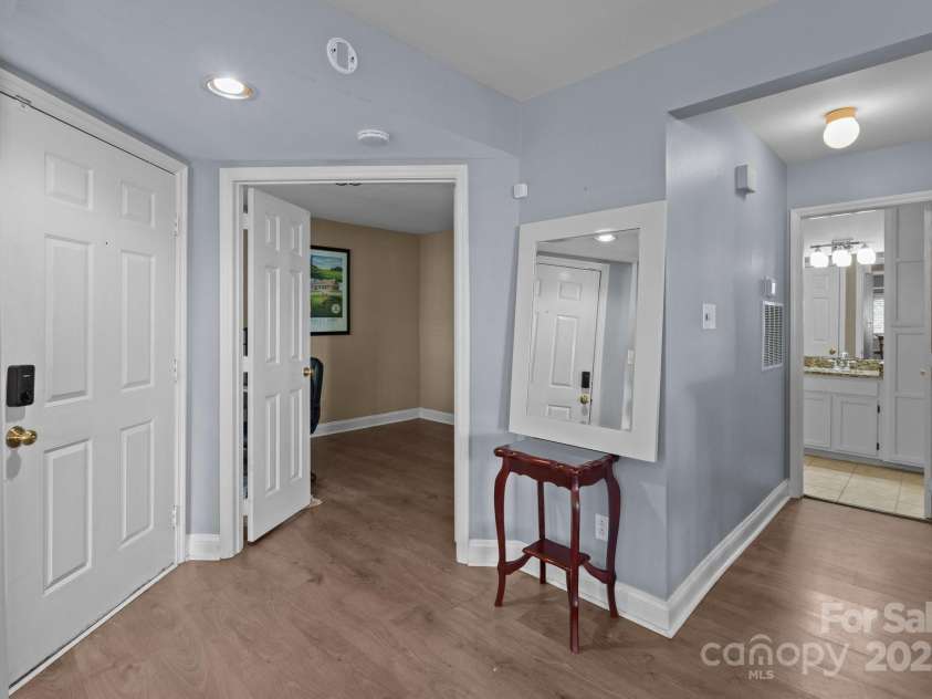 1109 Morehead Street, Charlotte, NC 28204.  MLS# CAR4244461, YatesRealty ID 15238. 