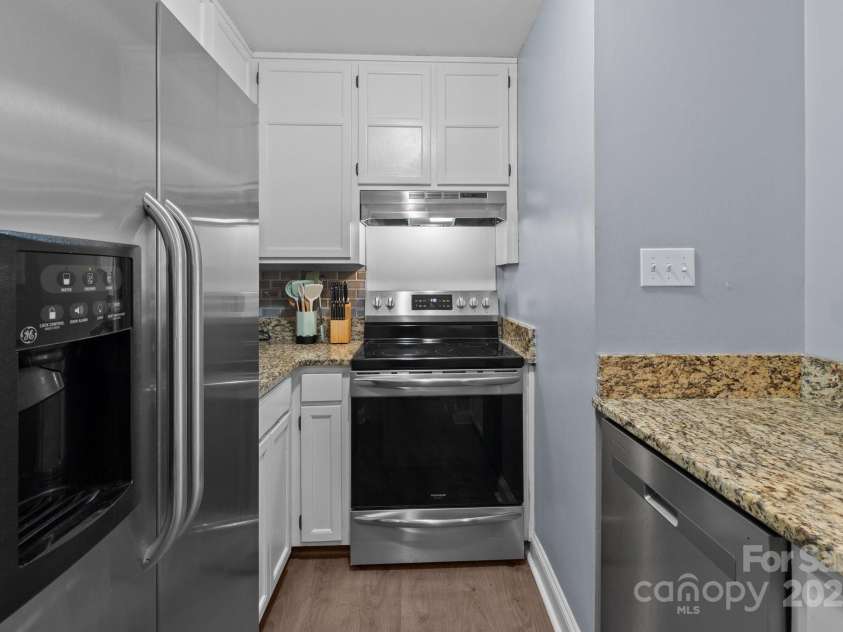 1109 Morehead Street, Charlotte, NC 28204.  MLS# CAR4244461, YatesRealty ID 15238. 