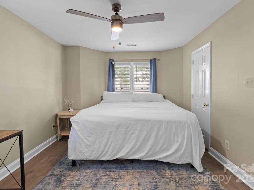 1109 Morehead Street, Charlotte, NC 28204.  MLS# CAR4244461, YatesRealty ID 15238. 