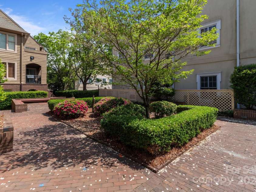 1109 Morehead Street, Charlotte, NC 28204.  MLS# CAR4244461, YatesRealty ID 15238. 
