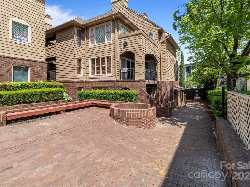 1109 Morehead Street, Charlotte, NC 28204.  MLS# CAR4244461, YatesRealty ID 15238. 