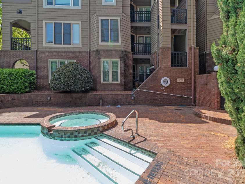 1109 Morehead Street, Charlotte, NC 28204.  MLS# CAR4244461, YatesRealty ID 15238. 