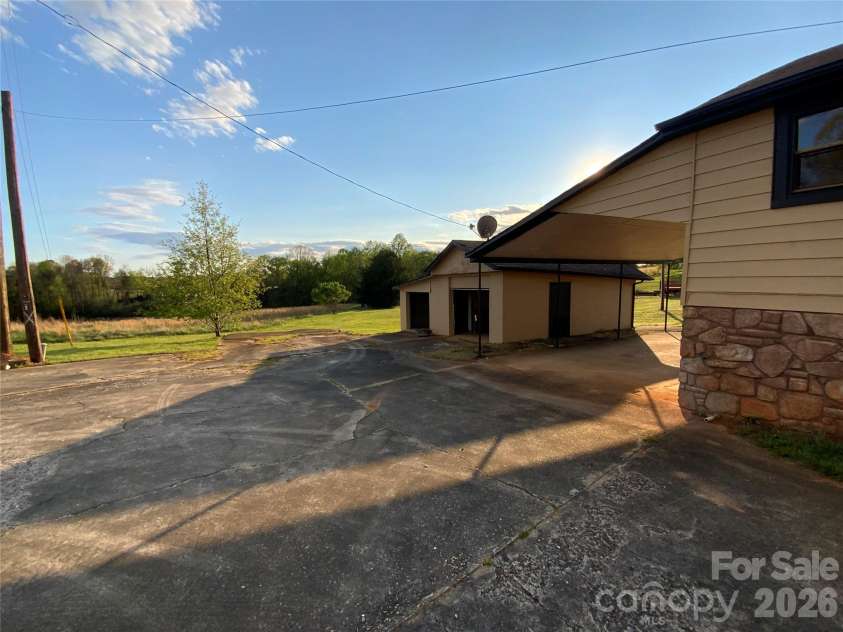 310 Horn Bottom Road, Forest City, NC 28043.  MLS# CAR4368443, YatesRealty ID 15238. 