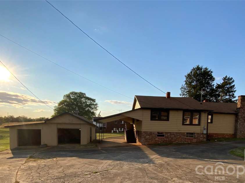 310 Horn Bottom Road, Forest City, NC 28043.  MLS# CAR4368443, YatesRealty ID 15238. 
