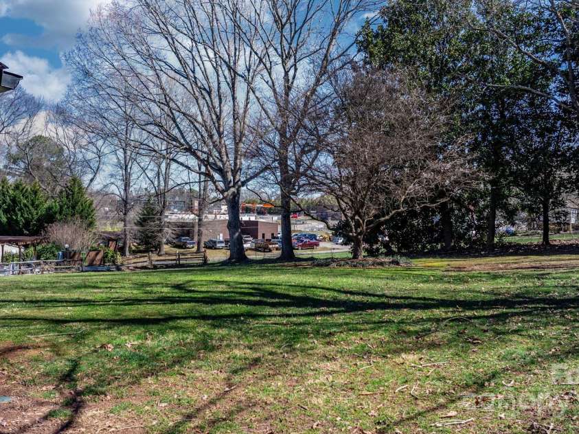 2530 31st Street Drive, Hickory, NC 28601.  MLS# CAR4231515, YatesRealty ID 15239. 